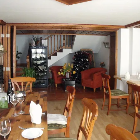 酒店 Weisses Roessle - Restaurantbetrieb Von Donnerstag Bis Sonntag