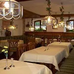 Szálloda Weisses Roessle - Restaurantbetrieb Von Donnerstag Bis Sonntag