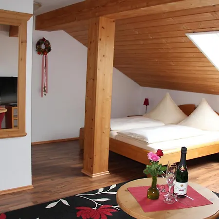 Hotel Zahn's Weisses Roessle - Ruhig Schlafen- Gut Fruehstuecken - Lecker Essen