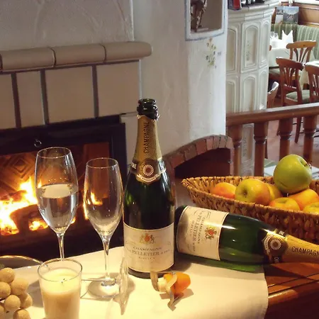 Zahn's Weisses Roessle - Ruhig Schlafen- Gut Fruehstuecken - Lecker Essen Hotel